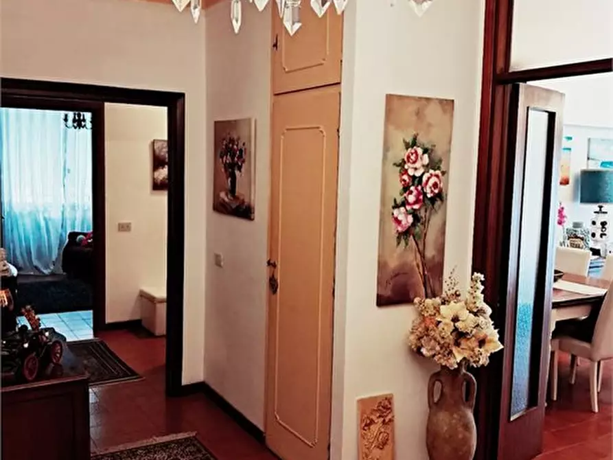 Immagine 3 di Appartamento in vendita  a Carrara