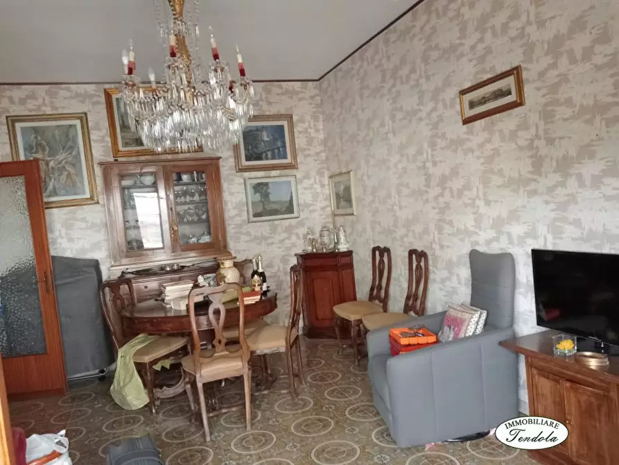Immagine 2 di Appartamento in vendita  a Carrara