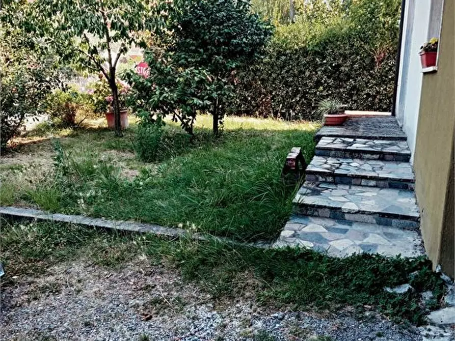 Immagine 3 di Casa indipendente in vendita  a Castelnuovo Magra