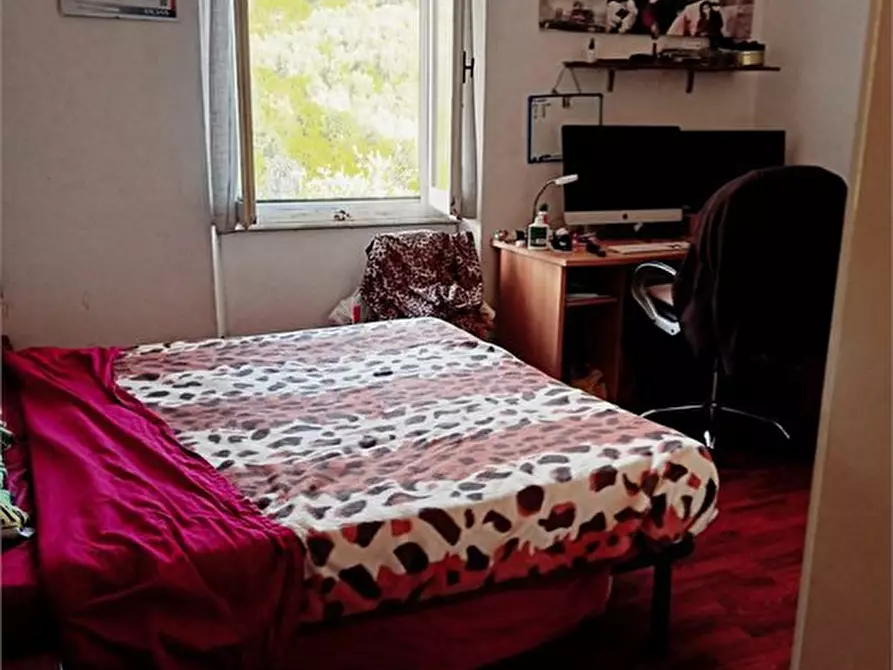 Immagine 10 di Casa indipendente in vendita  a Ortonovo