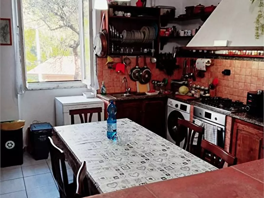 Immagine 8 di Casa indipendente in vendita  a Ortonovo