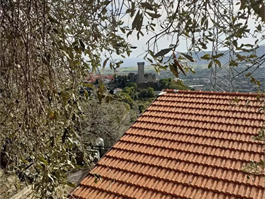 Immagine 8 di Casa indipendente in vendita  a Castelnuovo Magra
