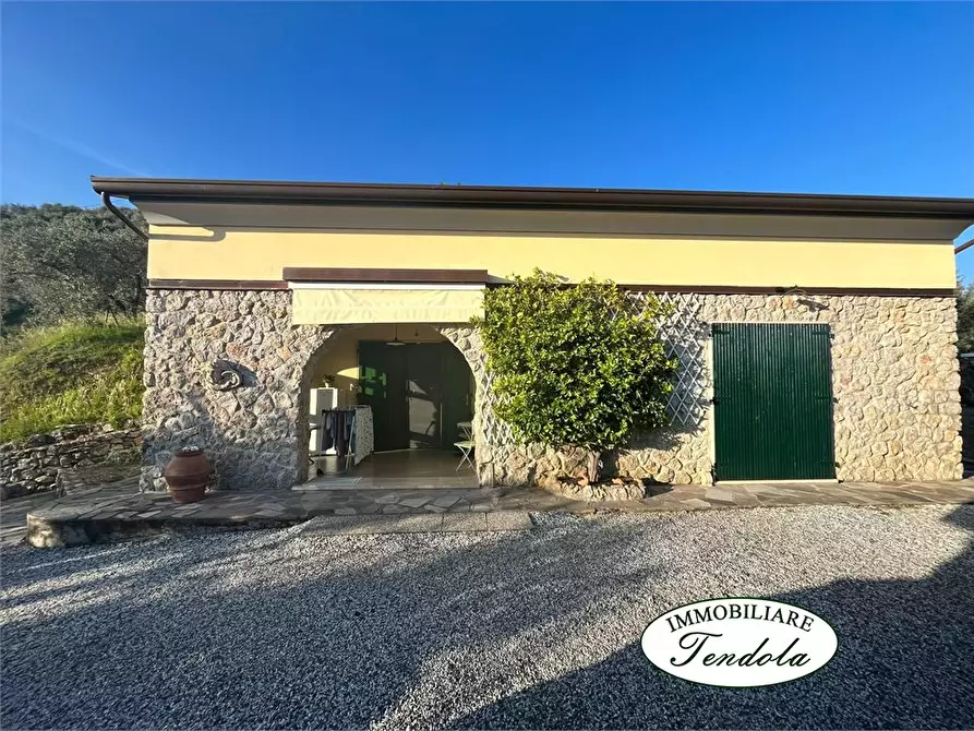 Immagine 1 di Casa indipendente in vendita  a Castelnuovo Magra