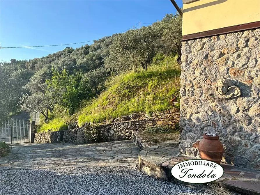 Immagine 2 di Casa indipendente in vendita  a Castelnuovo Magra