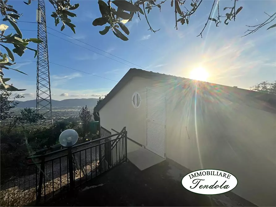 Immagine 5 di Casa indipendente in vendita  a Castelnuovo Magra