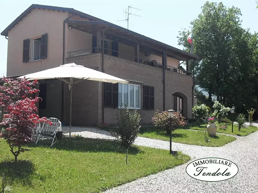 Immagine 2 di Casa indipendente in vendita  a Aulla