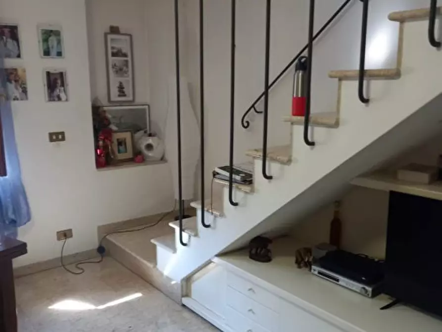 Immagine 5 di Casa semindipendente in vendita  a Castelnuovo Magra