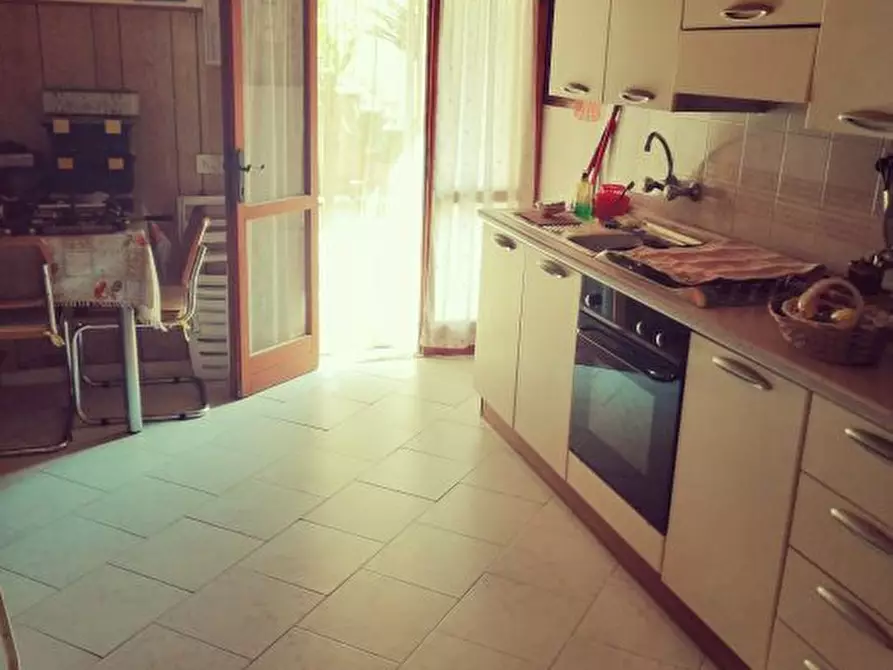 Immagine 7 di Casa semindipendente in vendita  a Ameglia