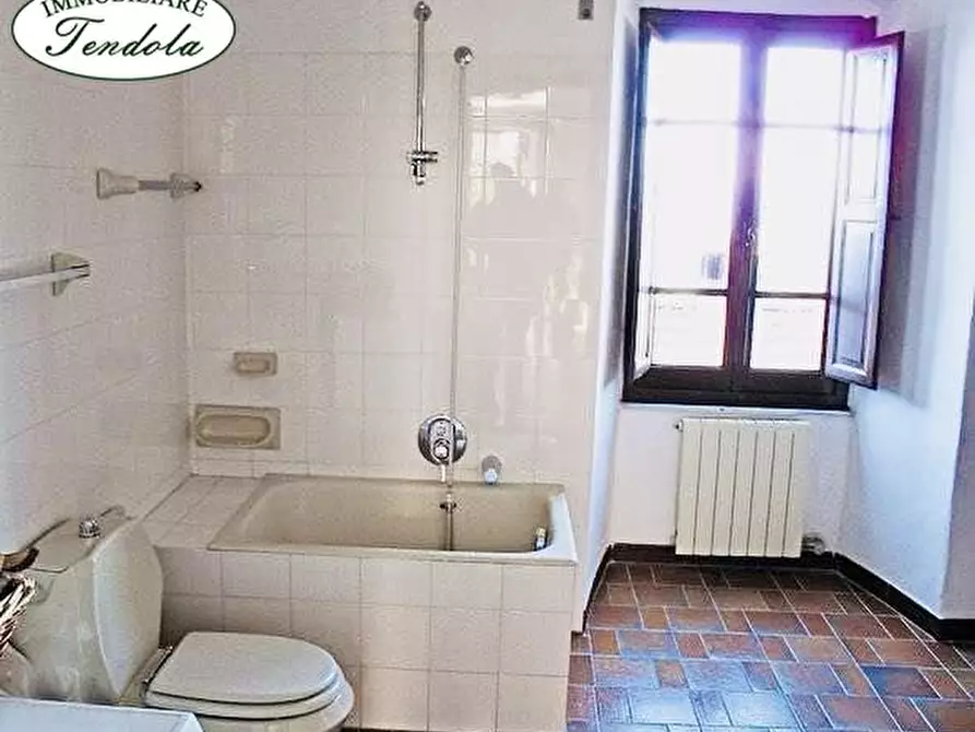 Immagine 6 di Casa semindipendente in vendita  a Ortonovo