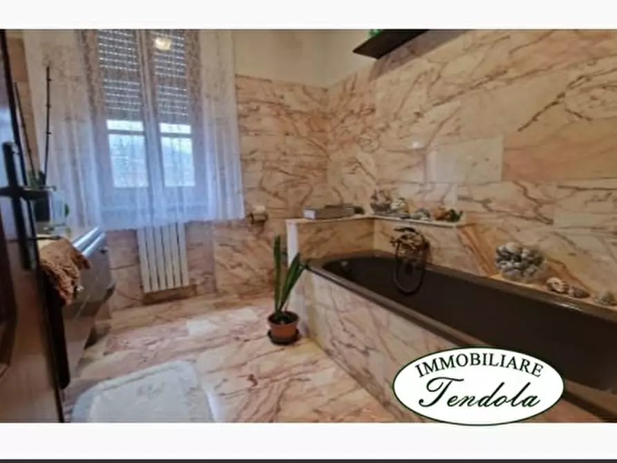 Immagine 10 di Casa semindipendente in vendita  a Sarzana