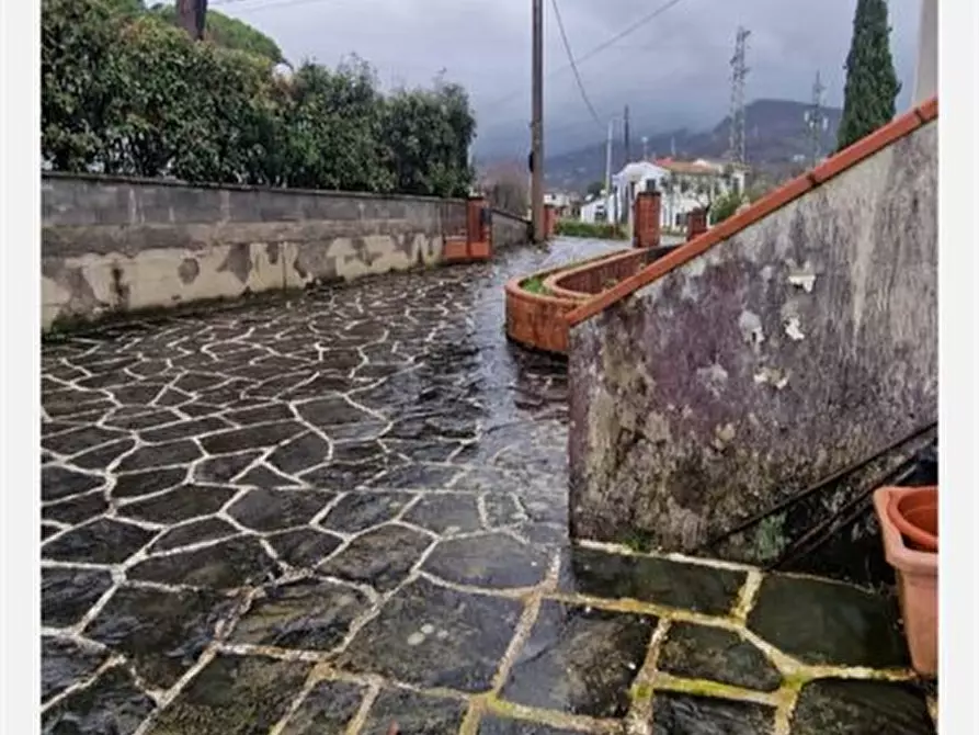 Immagine 1 di Casa semindipendente in vendita  a Sarzana