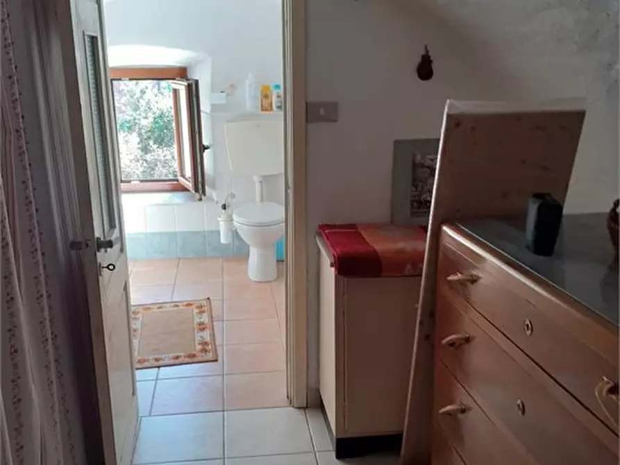 Immagine 10 di Casa semindipendente in vendita  a Fivizzano