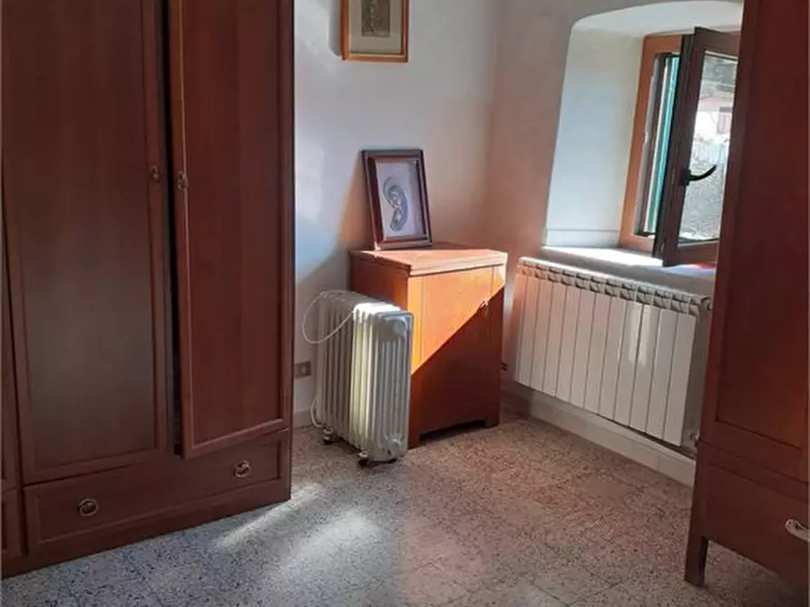 Immagine 8 di Casa semindipendente in vendita  a Fivizzano