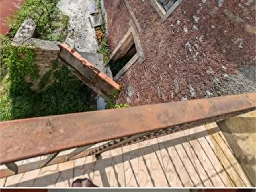 Immagine 1 di Casa semindipendente in vendita  a Fivizzano