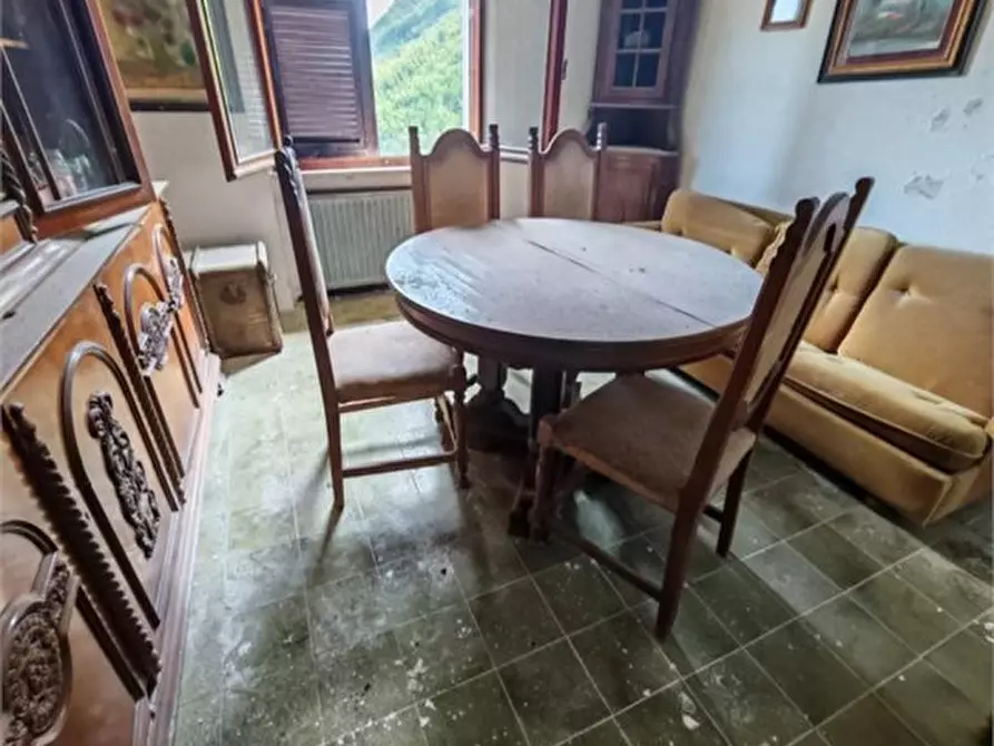 Immagine 5 di Casa semindipendente in vendita  a Fivizzano