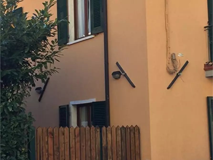 Immagine 2 di Casa semindipendente in vendita  a Fivizzano
