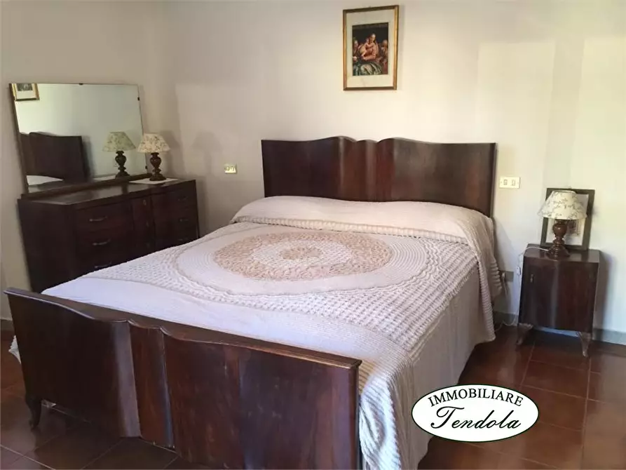 Immagine 9 di Casa semindipendente in vendita  a Fivizzano