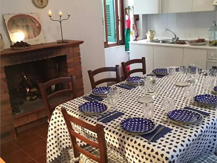 Immagine 4 di Casa semindipendente in vendita  a Fivizzano