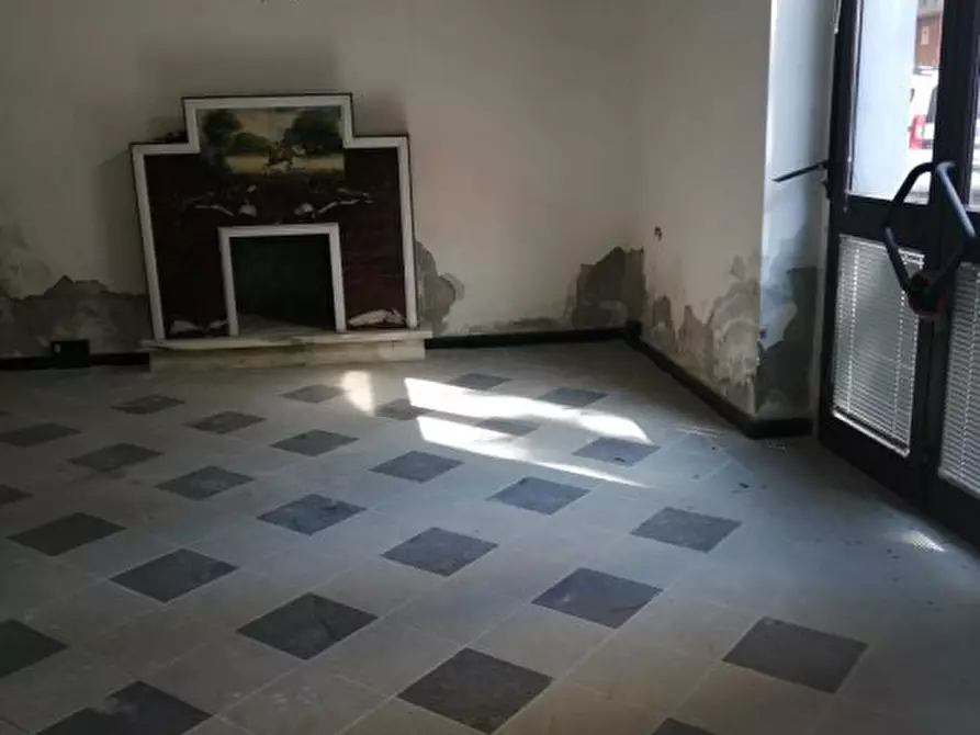 Immagine 2 di Loft/Open space in vendita  a Carrara