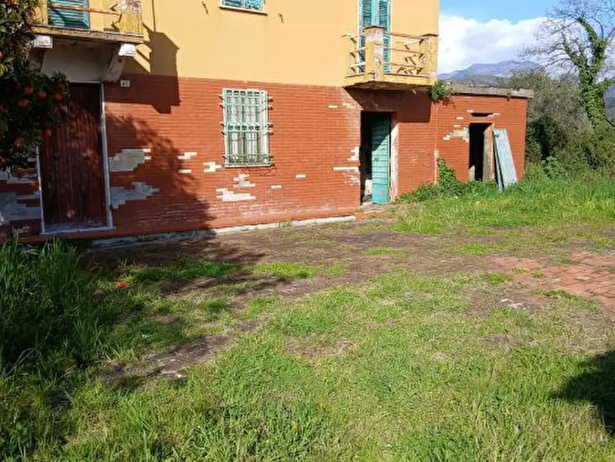 Immagine 4 di Rustico / casale in vendita  a Sarzana
