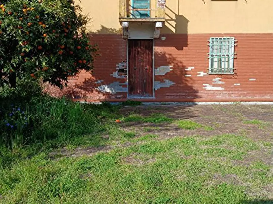Immagine 2 di Rustico / casale in vendita  a Sarzana