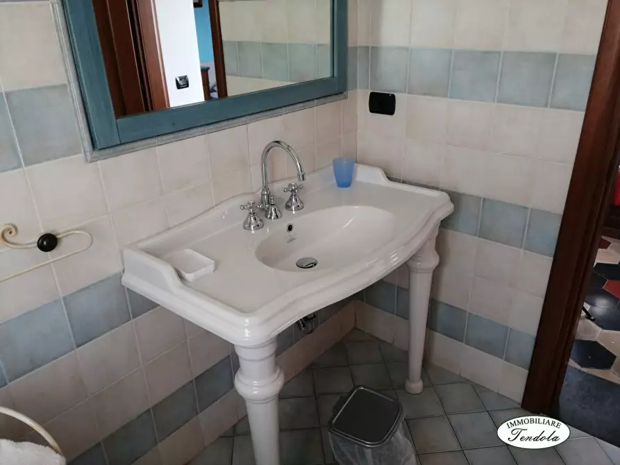 Immagine 10 di Rustico / casale in vendita  a Sarzana