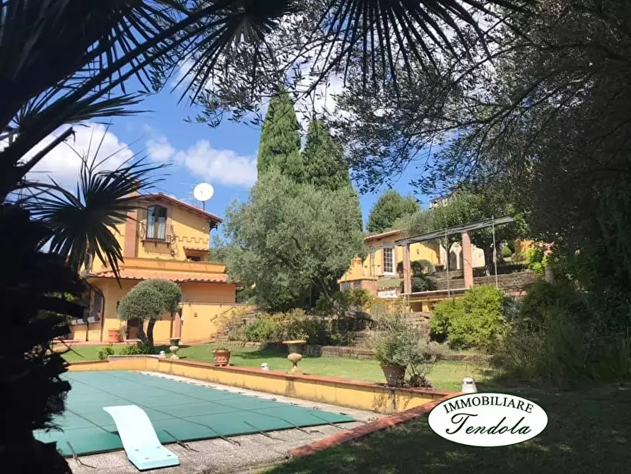 Immagine 2 di Villa in vendita  a Castelnuovo Magra