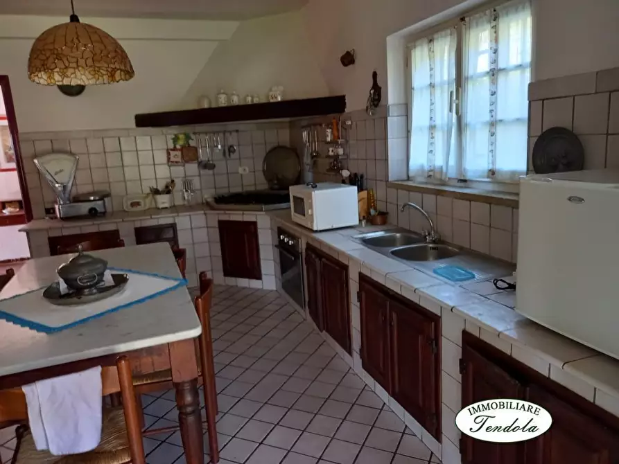 Immagine 10 di Villa in vendita  a Sarzana