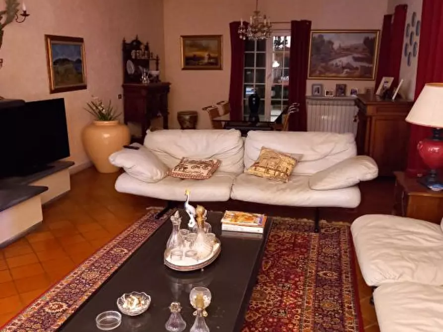 Immagine 8 di Villa in vendita  a Sarzana
