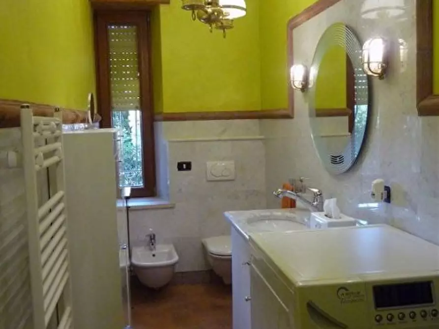 Immagine 7 di Villa in vendita  a Sarzana