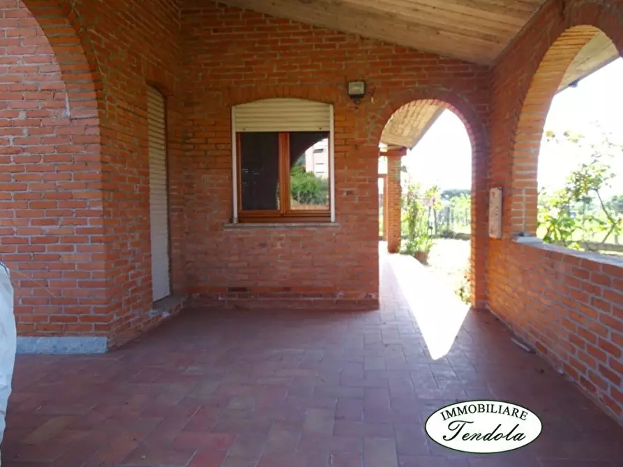 Immagine 1 di Villa in vendita  a Castelnuovo Magra