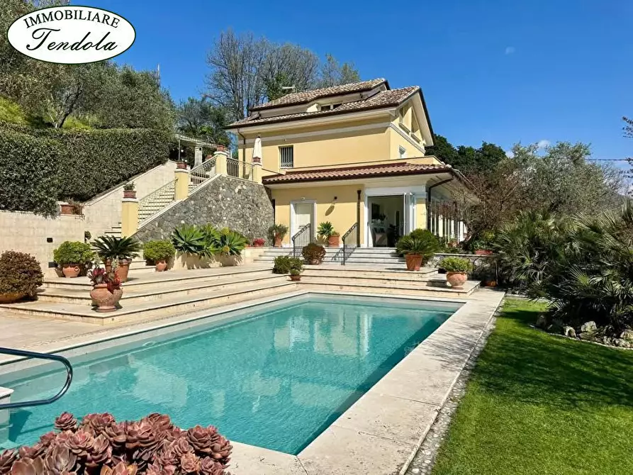 Immagine 1 di Villa in vendita  a Fosdinovo
