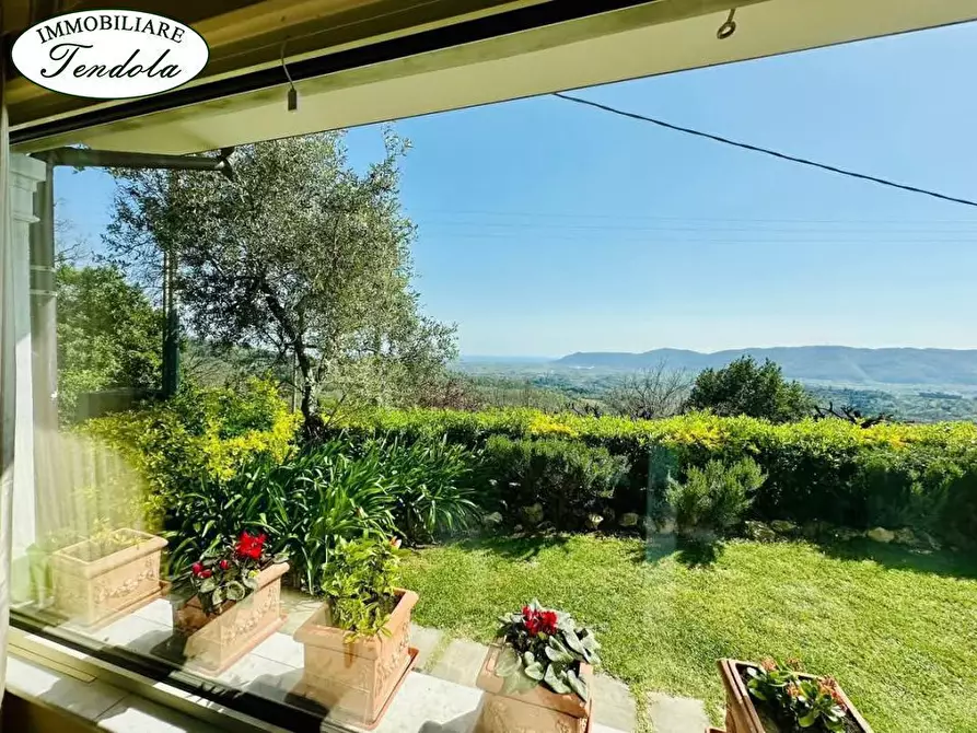 Immagine 7 di Villa in vendita  a Fosdinovo