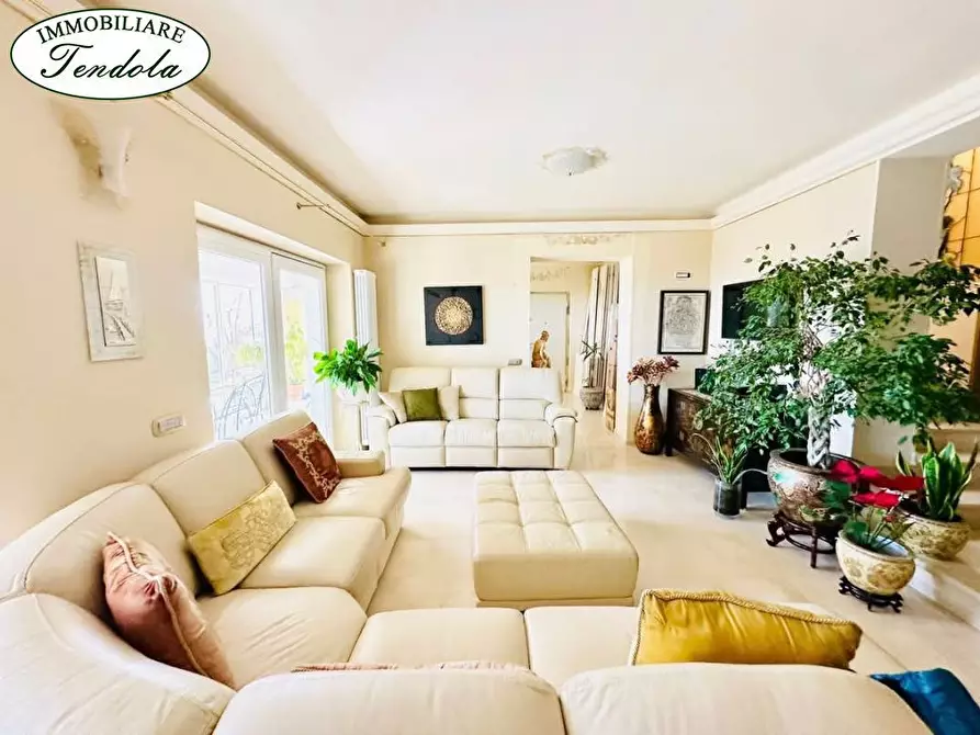 Immagine 10 di Villa in vendita  a Fosdinovo