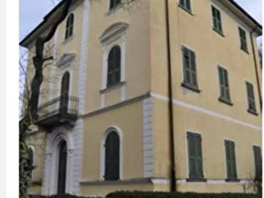 Immagine 3 di Villa in vendita  a Filattiera