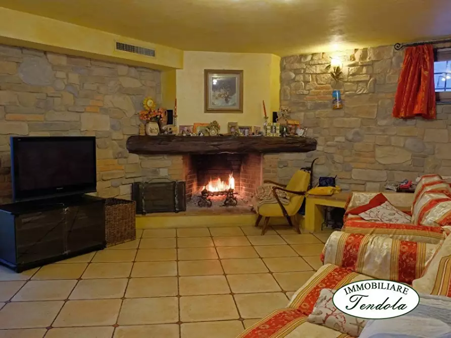 Immagine 8 di Villa in vendita  a Fosdinovo