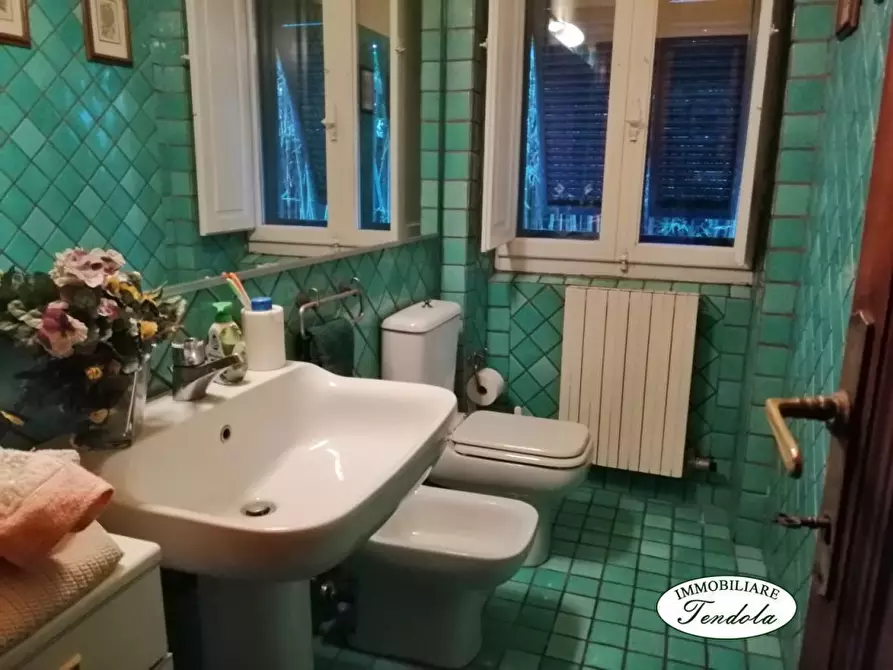 Immagine 7 di Villa in vendita  a Carrara