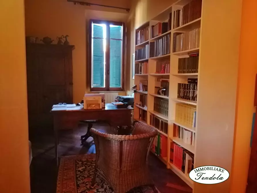 Immagine 9 di Villa in vendita  a Carrara