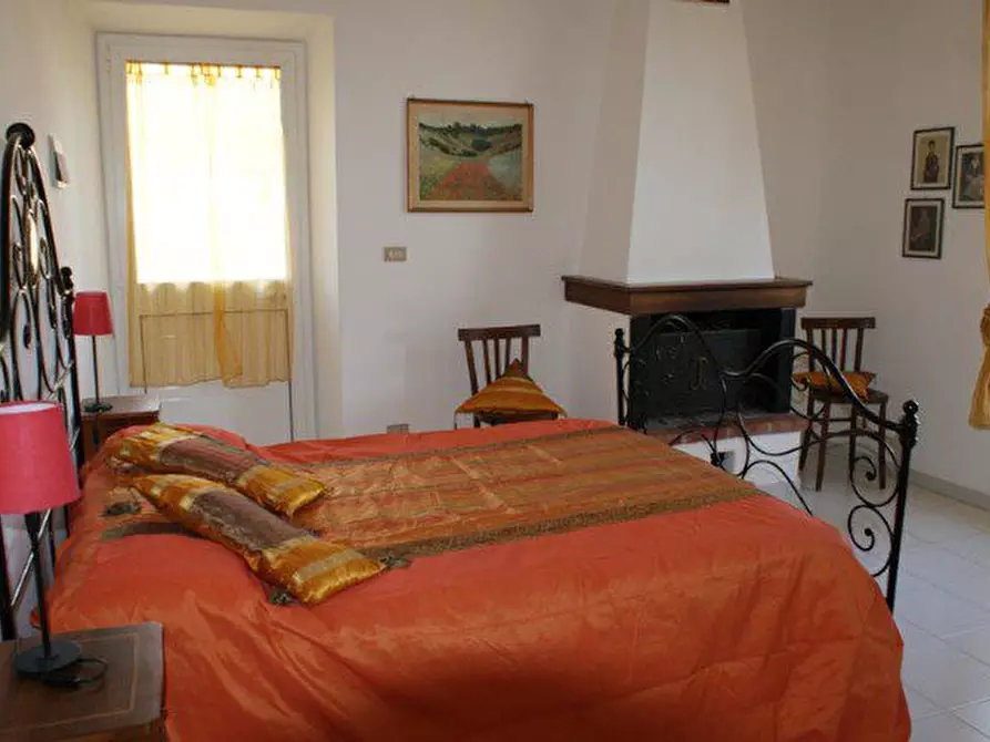 Immagine 8 di Villa in vendita  a Casola In Lunigiana