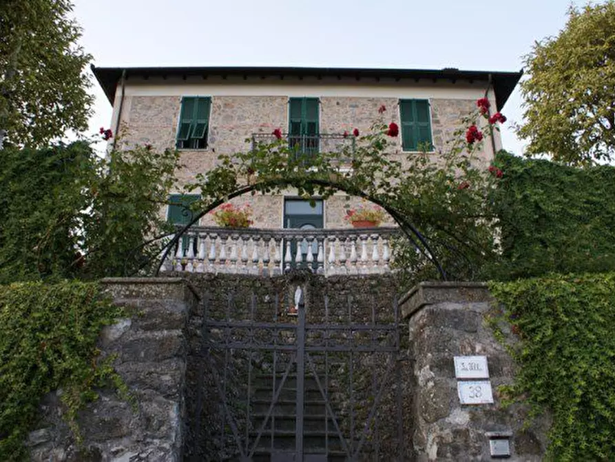 Immagine 4 di Villa in vendita  a Casola In Lunigiana