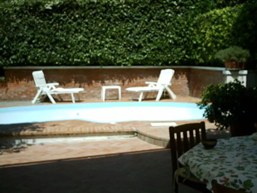 Immagine 9 di Villa in vendita  a Carrara