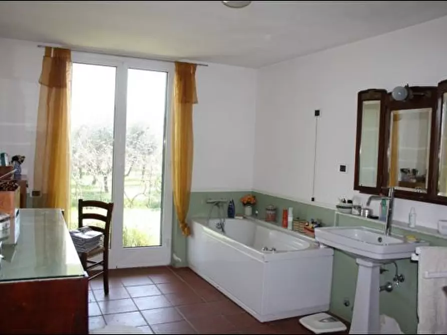 Immagine 8 di Villa in vendita  a Sarzana