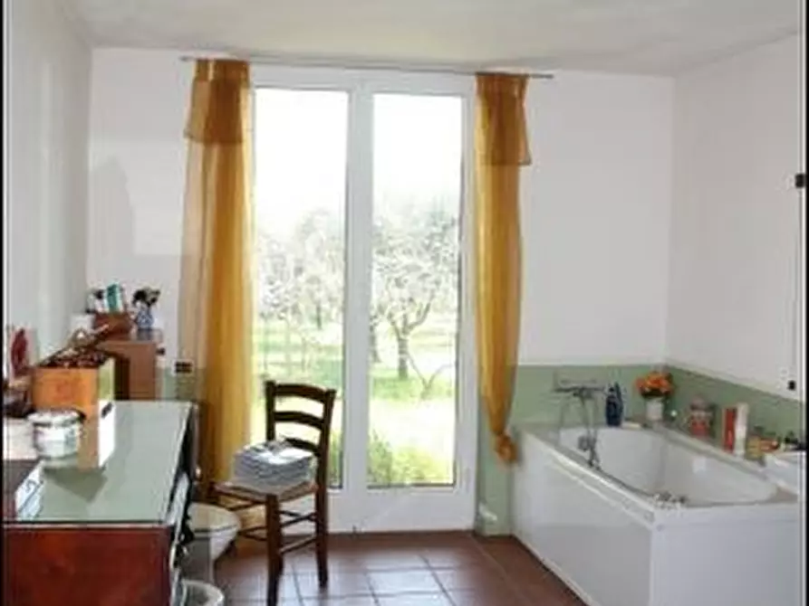 Immagine 9 di Villa in vendita  a Sarzana