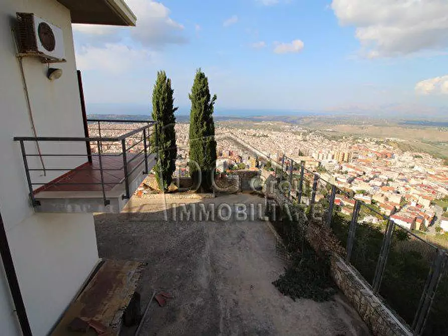 Immagine 2 di Villa in vendita  a Alcamo