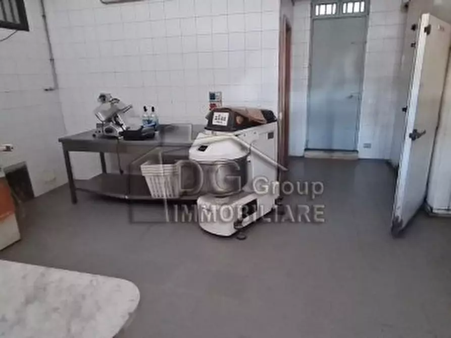 Immagine 5 di Negozio in affitto  a Alcamo