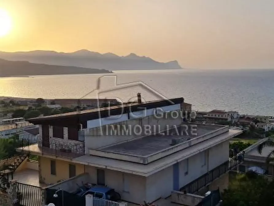 Immagine 1 di Villa in vendita  a Alcamo