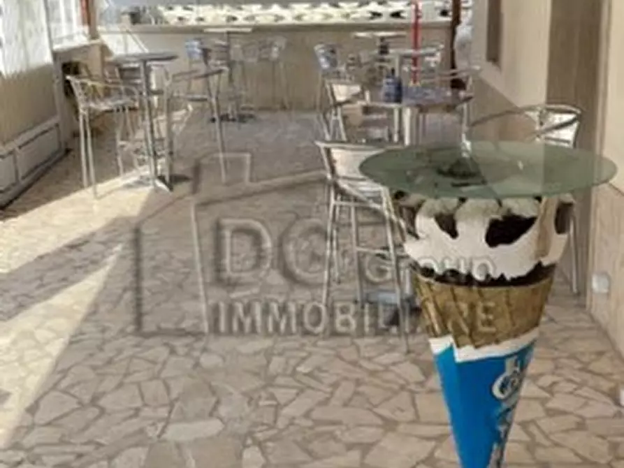Immagine 1 di Negozio in vendita  a Alcamo