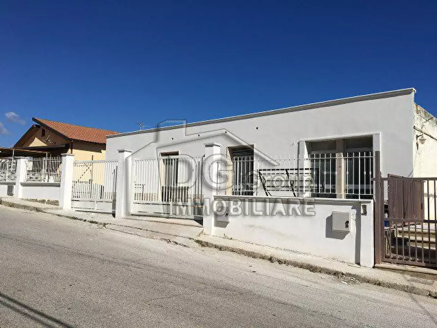 Immagine 2 di Negozio in vendita  a Alcamo