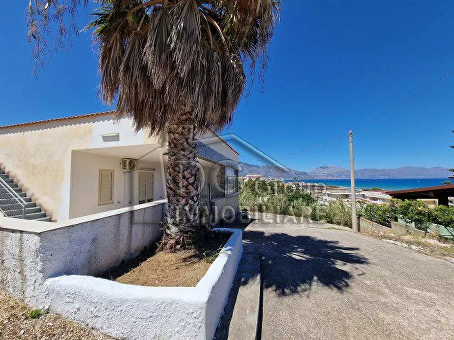 Immagine 2 di Casa indipendente in vendita  a Alcamo