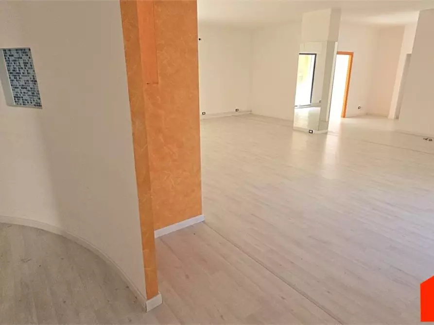 Immagine 5 di Negozio in affitto  a Alcamo